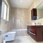 Penthouse With Xlendi Views & Two Large Terraces 아파트 Munxar
