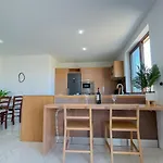 아파트 Penthouse With Xlendi Views & Two Large Terraces *