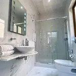 아파트 Penthouse With Xlendi Views & Two Large Terraces
