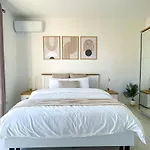 아파트 Penthouse With Xlendi Views & Two Large Terraces Munxar
