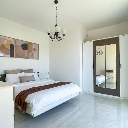 Penthouse With Xlendi Views & Two Large Terraces Appartement