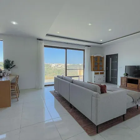 Penthouse With Xlendi Views & Two Large Terraces Appartement Munxar