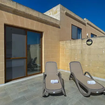 Apartmán Penthouse With Xlendi Views & Two Large Terraces