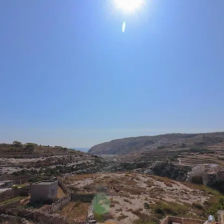 Penthouse With Xlendi Views & Two Large Terraces Munxar