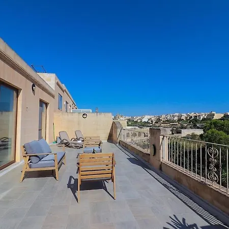 Apartmán Penthouse With Xlendi Views & Two Large Terraces