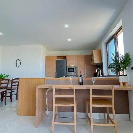 Lägenhet Penthouse With Xlendi Views & Two Large Terraces *