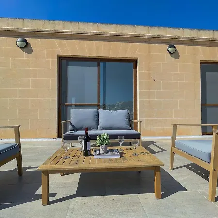 Penthouse With Xlendi Views & Two Large Terraces Lägenhet Munxar