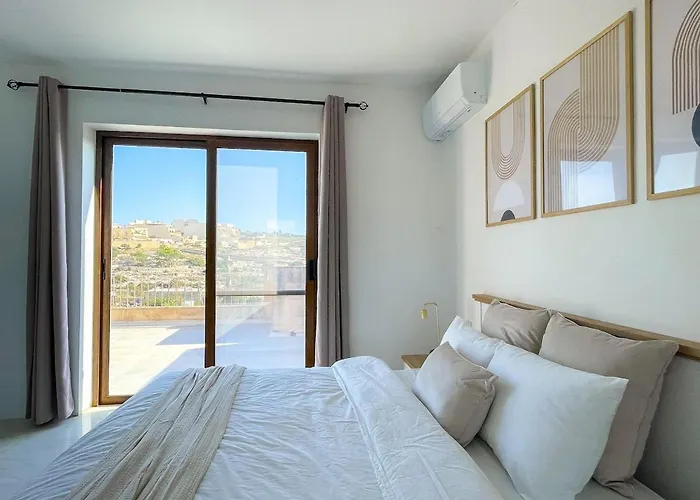 Penthouse With Xlendi Views & Two Large Terraces