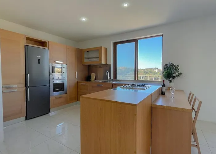 Penthouse With Xlendi Views & Two Large Terraces *