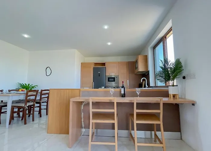 Apartment Penthouse With Xlendi Views & Two Large Terraces *