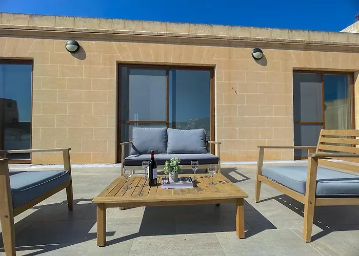 Penthouse With Xlendi Views & Two Large Terraces Apartment Munxar