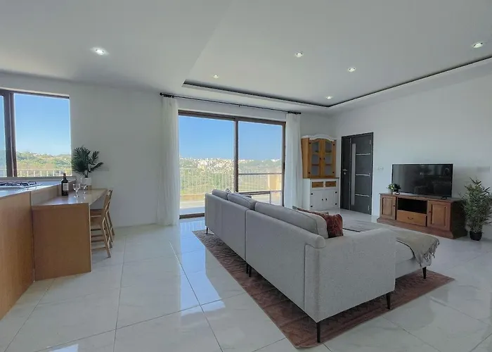 Penthouse With Xlendi Views & Two Large Terraces Apartment Munxar